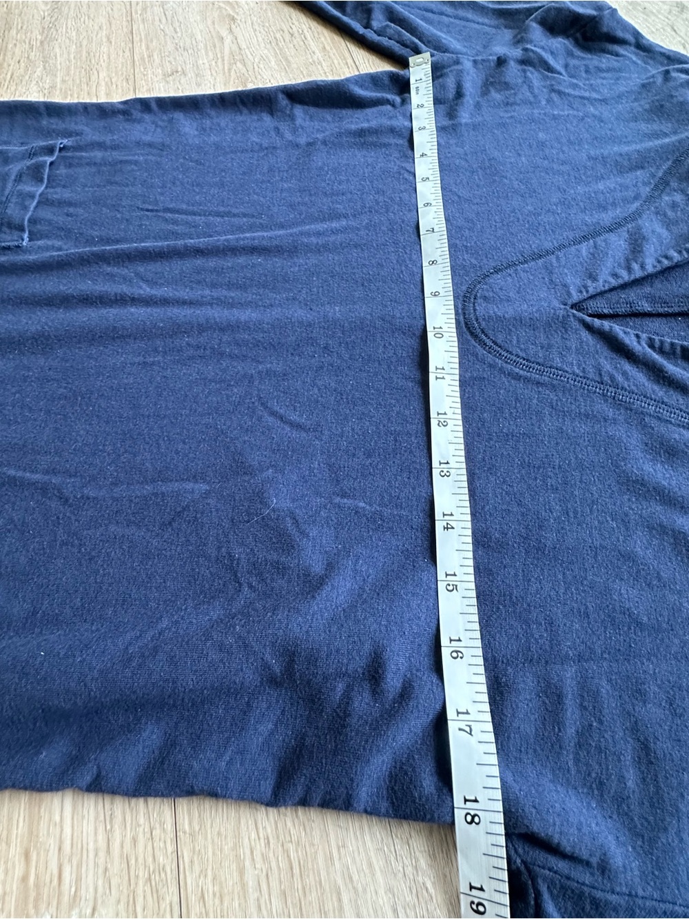 Lilly Pulitzer Joyce Navy Blue V-Neck Tunic Pocket Dress / Shirt Dress UPF 50+ - Picture 4 of 5